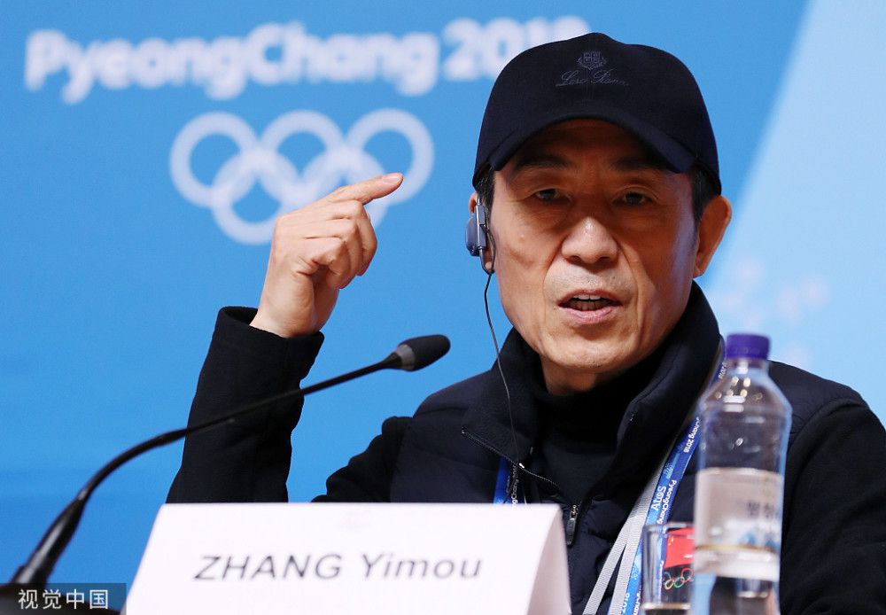 现在忽然收到费可欣发来的信息，费建中心中不免有些激动。